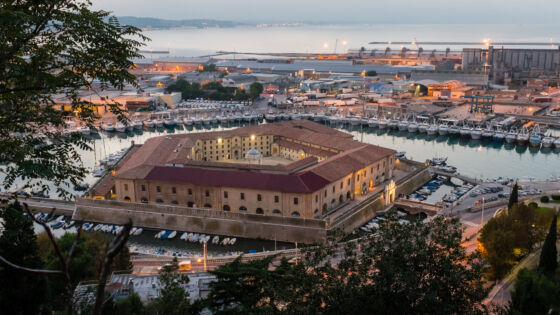 Corso Insegnanti Yoga Ancona