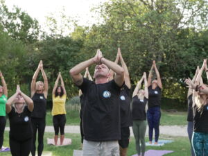 Yoga per il mal di testa: esercizi contro l’emicrania