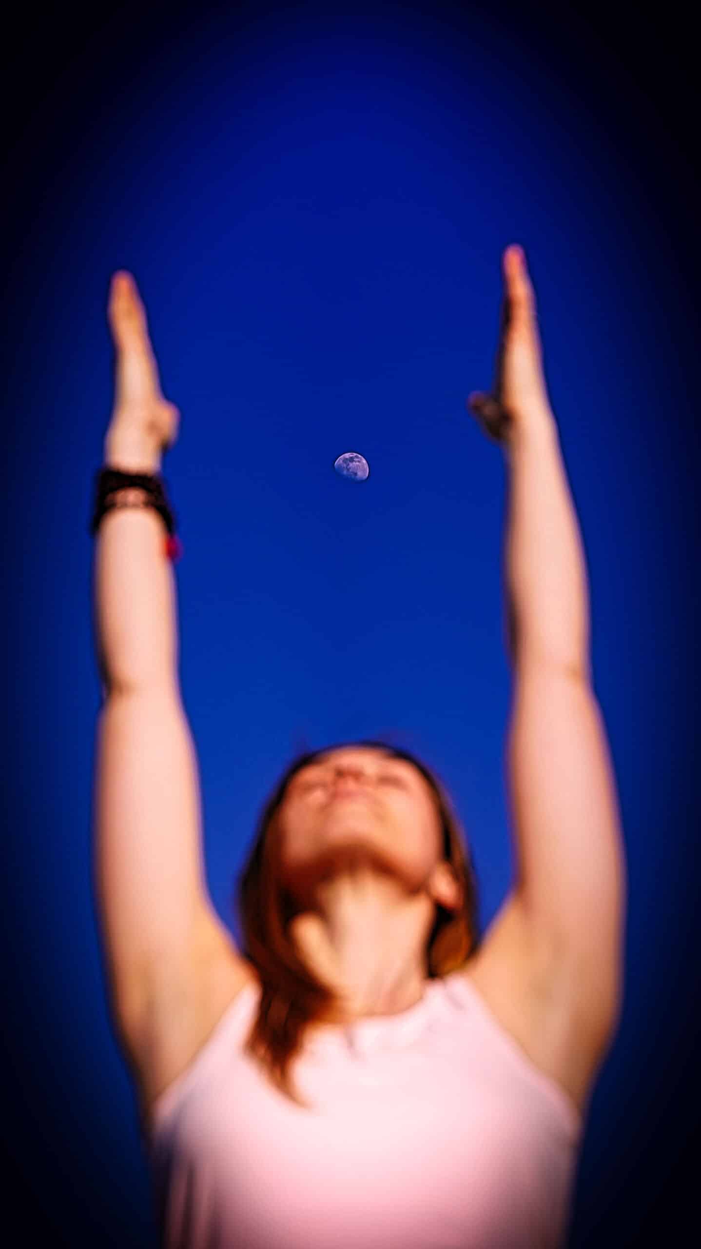 Saluto alla Luna Yoga Planet, Chandra Namaskar