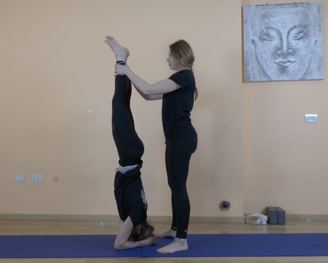 Yoga di coppia SIRSASANA