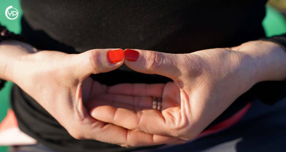 Dhyana Mudra o Dhyani Mudra, il Gesto della Meditazione Yoga