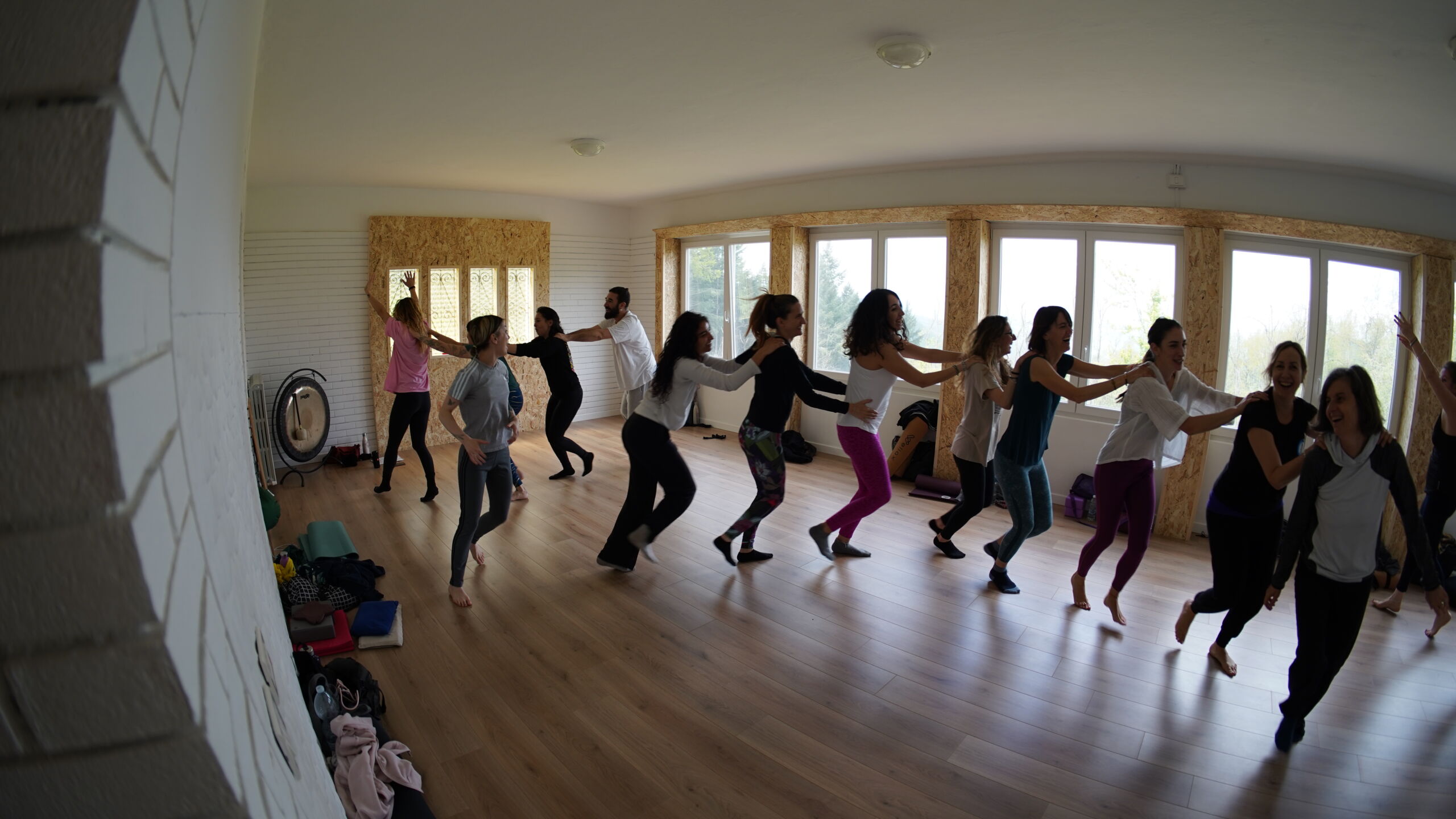 Costanza nella pratica Yoga? Ecco come (ri)trovare la motivazione 9 Costanza Yoga e pratica in comunità