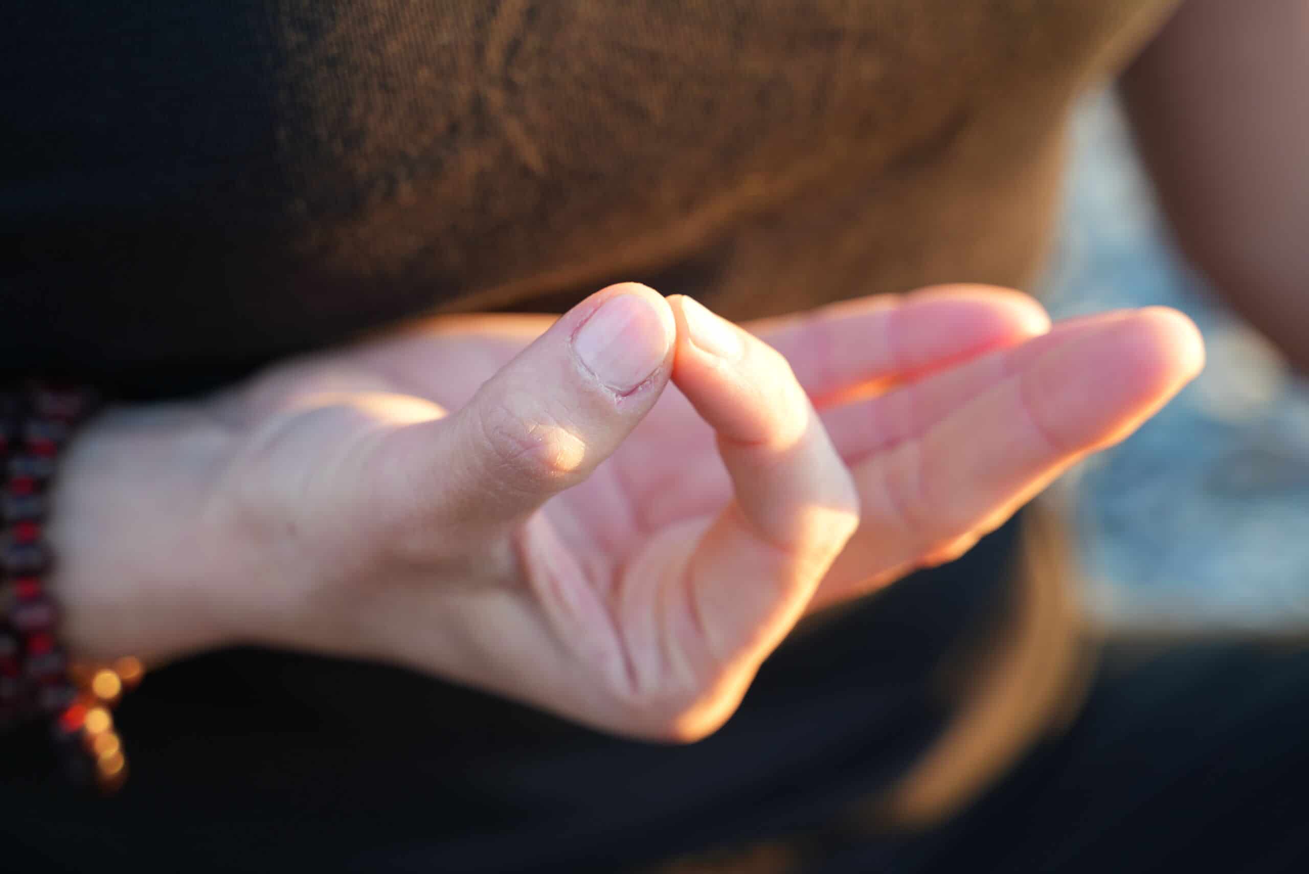 PRANAYAMA: I BENEFICI DELLA RESPIRAZIONE YOGA 3 JNANA CHIN MUDRA