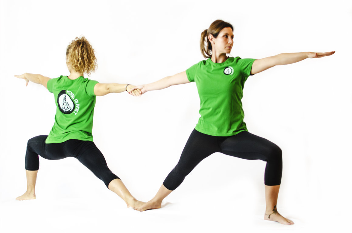 Yoga In Coppia, Come Eseguire La Posizione Di Virabhadrasana Ii