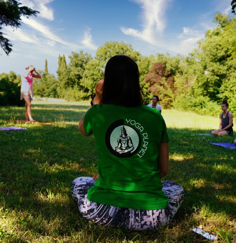 Sbocchi Lavorativi Per Insegnanti Di Yoga In Italia: Opportunità Professionali, Tariffe Orarie Indicative 4 Corso Insegnanti Yoga Terza Eta 04