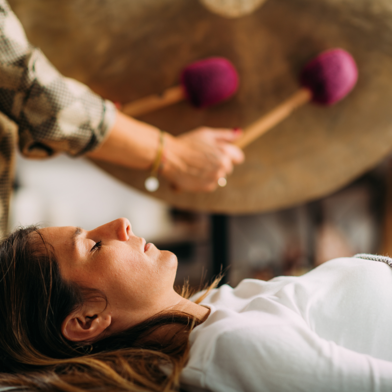 Benefici-dello-Yoga-del-Suono